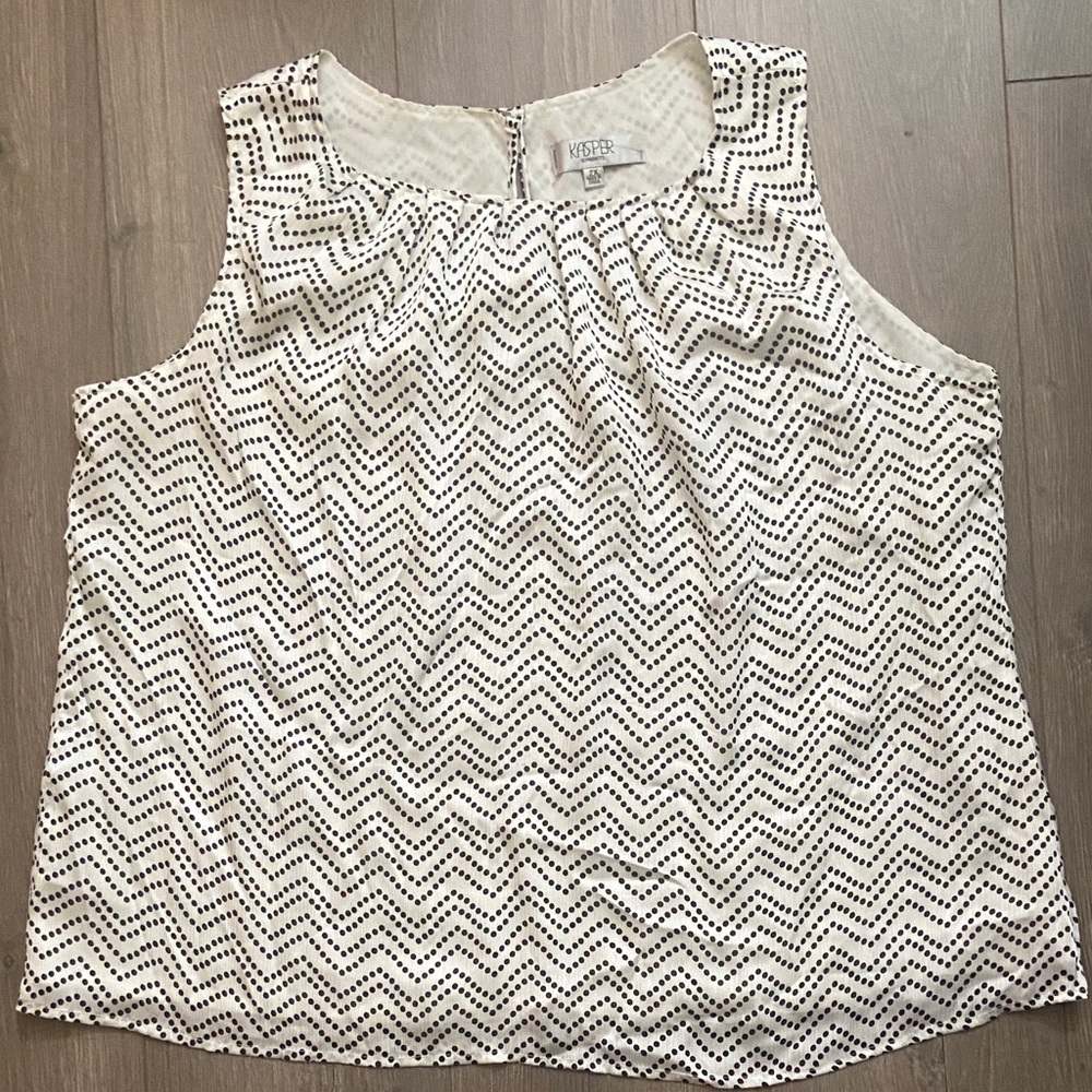 WHITE CHEVRON STRIPES POLKA DOT SLEEVELESS  TOP